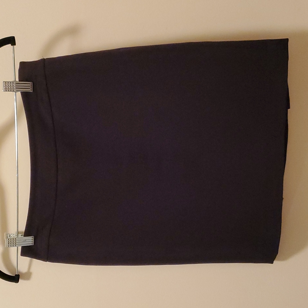 Ladies Ann Taylor skirt,  side zip, Petite 00, black